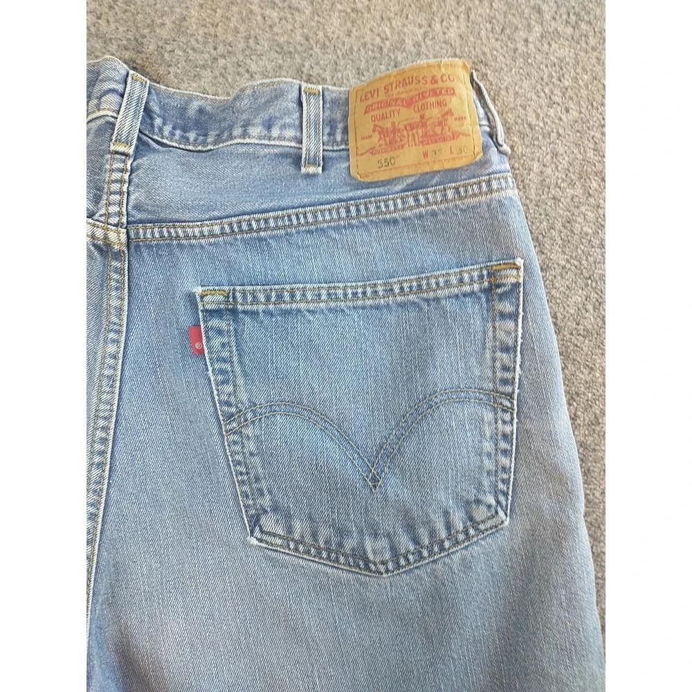 Levis 550 Relaxed Fit Mens Light Wash Blue Denim Jeans W36 L29 Vintage Style